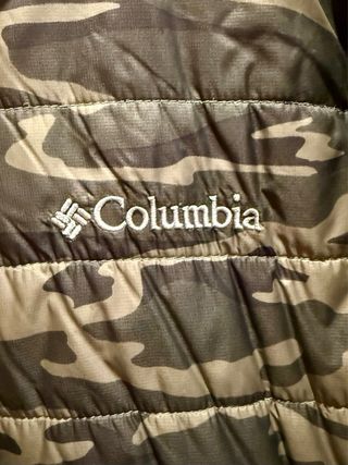 Chaqueta Columbia camuflaje con capucha