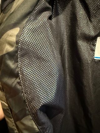 Chaqueta Columbia camuflaje con capucha