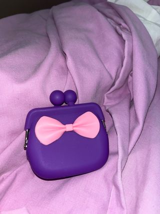 Monedero de silicona con lazo