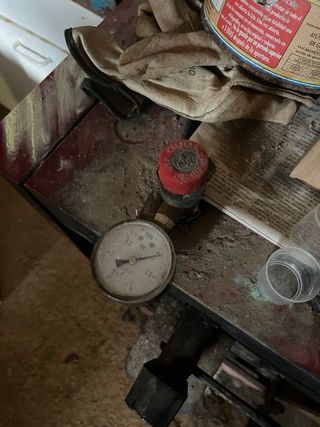 Caldera de leña marca roca roja y negra