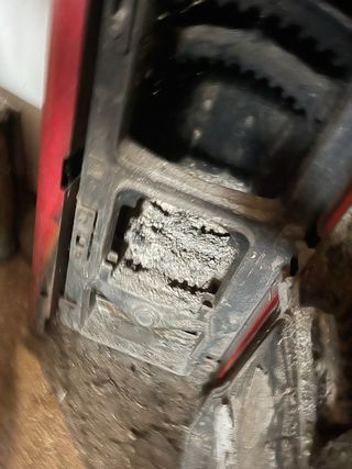 Caldera de leña marca roca roja y negra