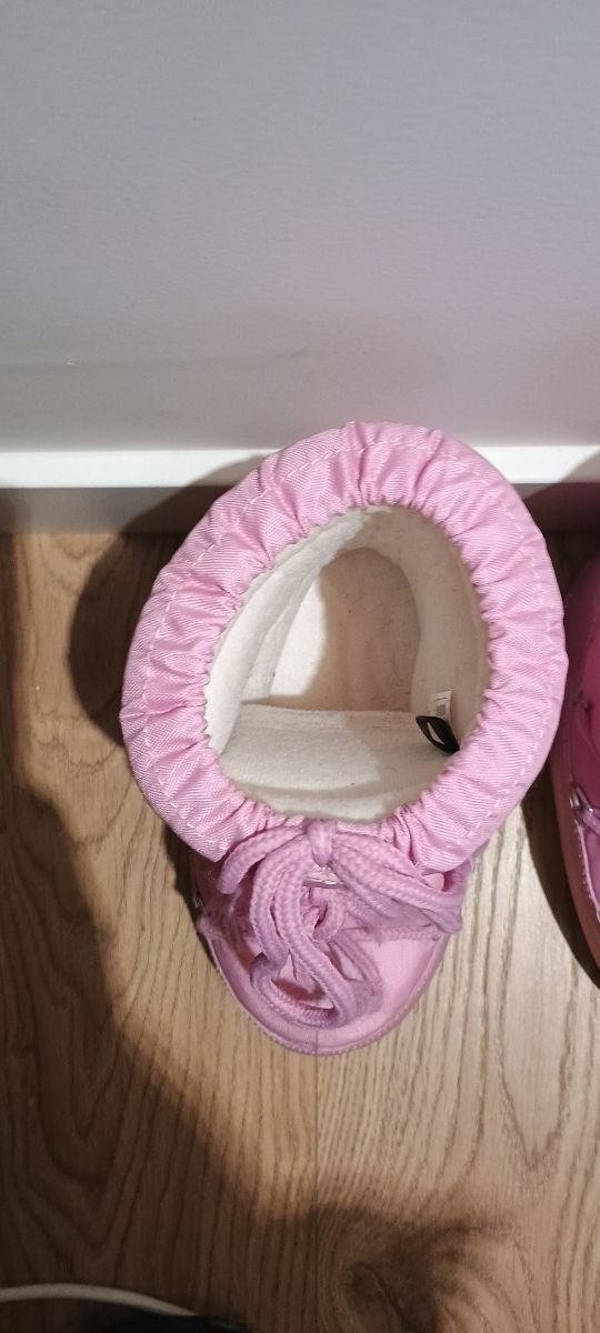 Botas de nieve rosas para niña
