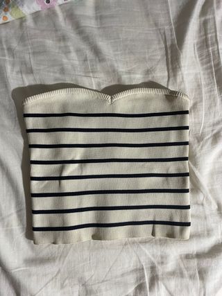 Top de rayas blanco y negro