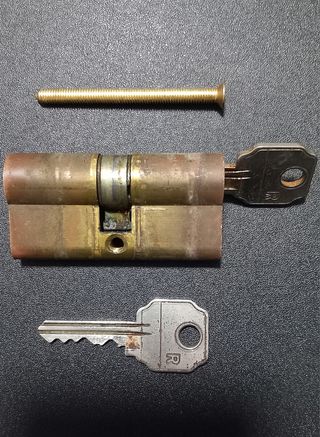 Cerradura Bombín con Llave