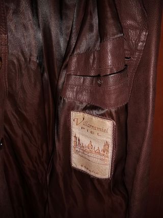 Chaqueta de piel marrón