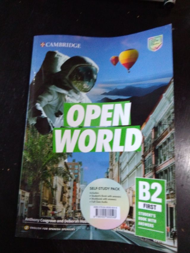 Open World First Student's Book with Answers En...