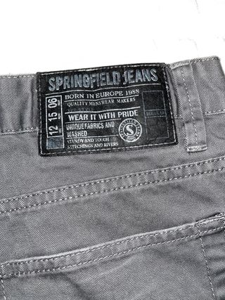 Pantalones vaqueros grises