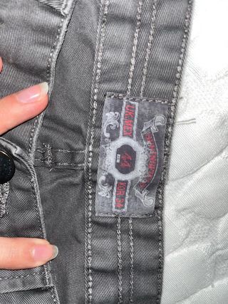 Pantalones vaqueros grises