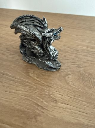 Figuras de dragones pequeñas