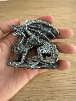 Figuras de dragones pequeñas