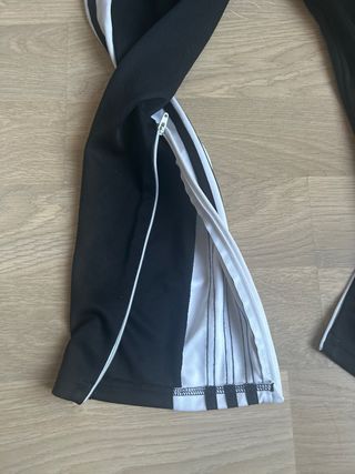 Pantalón chándal Adidas negro talla S