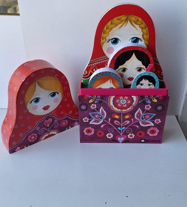 Caja libro Matrioskas editorial La galera
