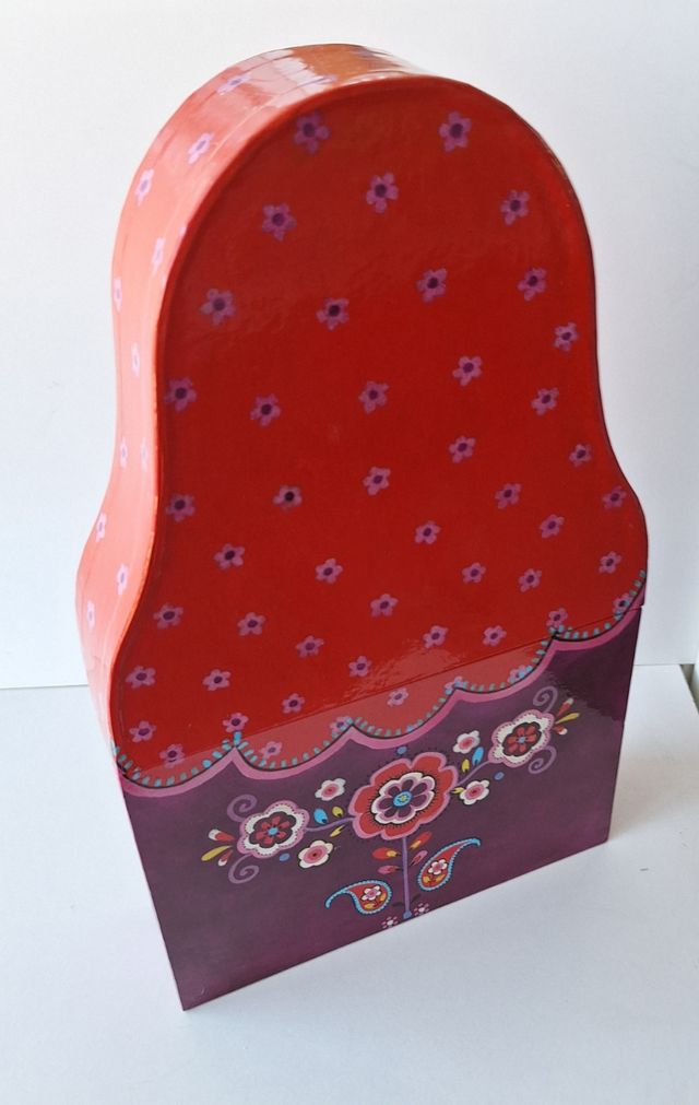 Caja libro Matrioskas editorial La galera