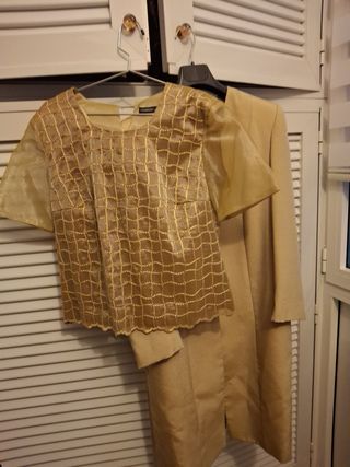 Vestido beige 3 piezas falda, blusa y abrigo