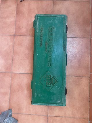 Cortador de azulejos Rubi con accesorios