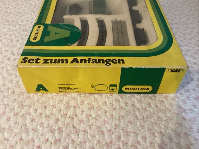 Minitrix ha impostato un treno elettrico completo