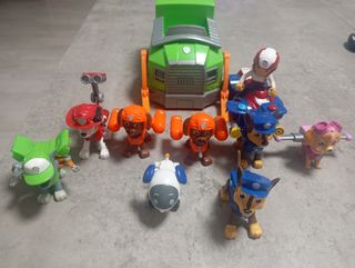 Vehículo y muñecos articulados de Patrulla Canina