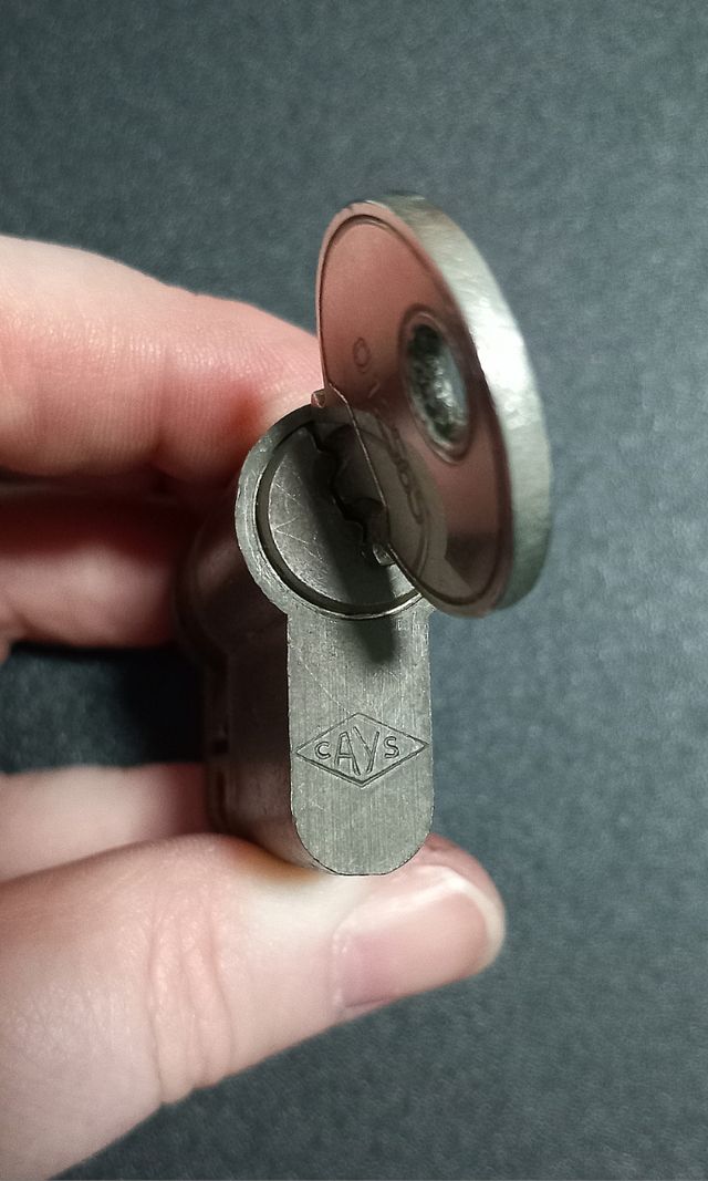 Cerradura Bombín con llave 