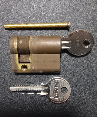Cerradura Bombín con llave
