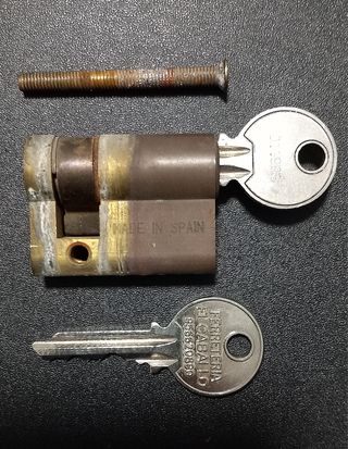 Cerradura Bombín con llave