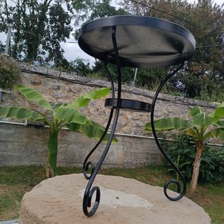 Mesa auxiliar metálica negra 