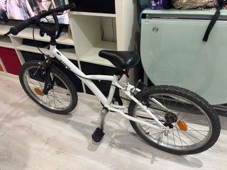 Bicicleta infantil blanca