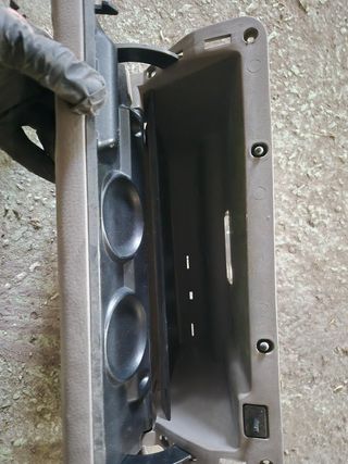 Guantera BMW E36 Compact