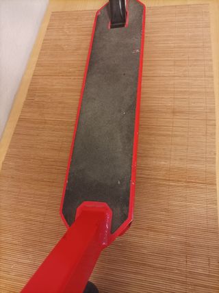 Patinete rojo