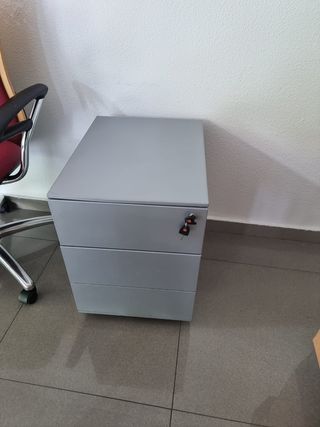 Cajonera metálica gris con llave, 3 cajones