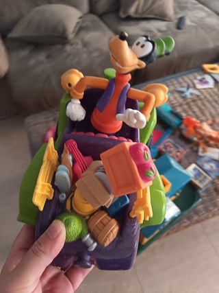Goofy en Coche de Juguete