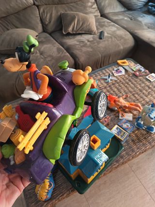 Goofy en Coche de Juguete