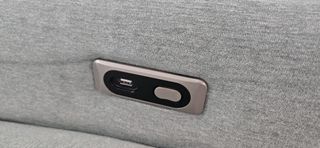 Sofá modular verde azulado con chaiselongue