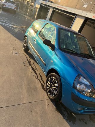 Renault Clio 2004