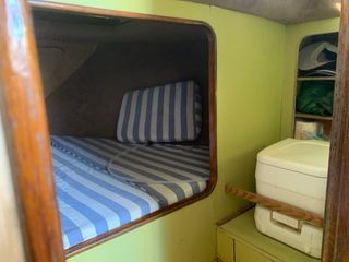 Velero único en el Mar Menor