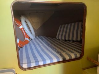 Velero único en el Mar Menor