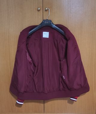 Cazadora Bomber Bershka Roja