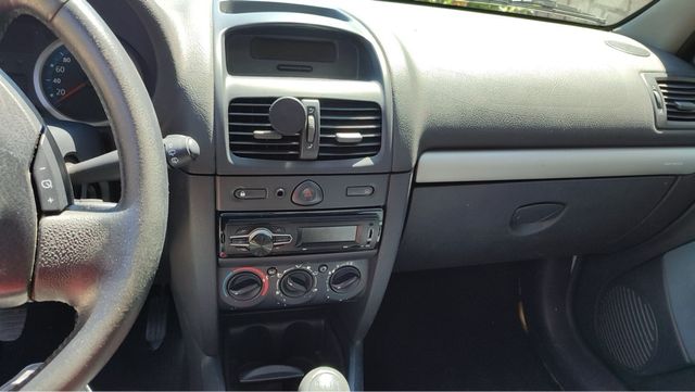Renault Clio 2005