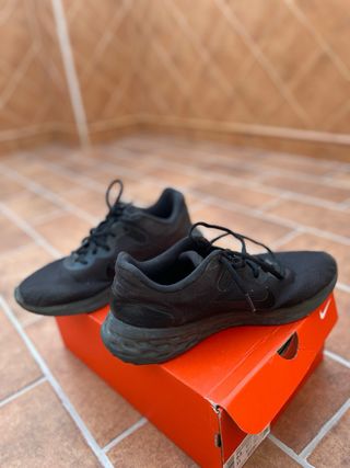 Nike Revolution 6 Next Nature Negras