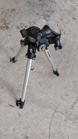 Trípode (art. 190) y rótula Manfrotto (model #056)