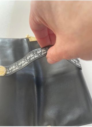 Cartera Dior Piel Negra Franja CD Cadena Dorada