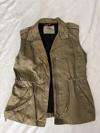 Chaqueta Zara sin mangas verde M.