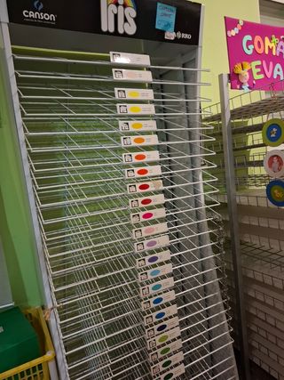 Expositor cartulinas Iris metal