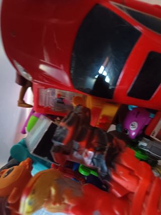 Lote variado de juguetes