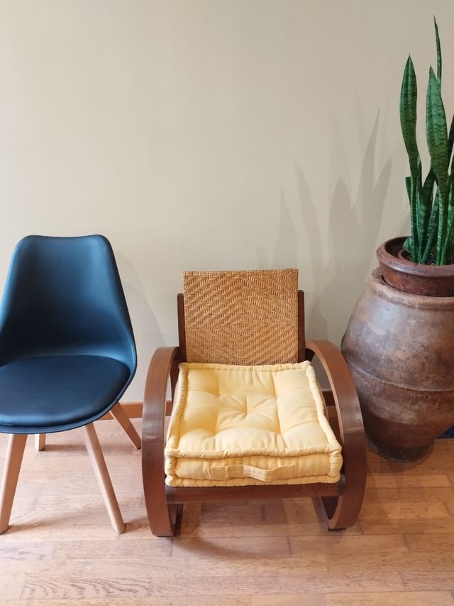 Butaca colonial madera de teka y mimbre