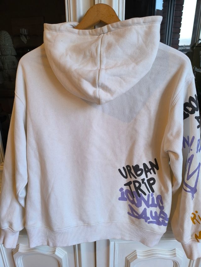 Sudadera Blanca con Estampado Graffiti
Talla 11/12
