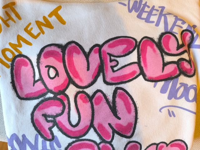 Sudadera Blanca con Estampado Graffiti
Talla 11/12