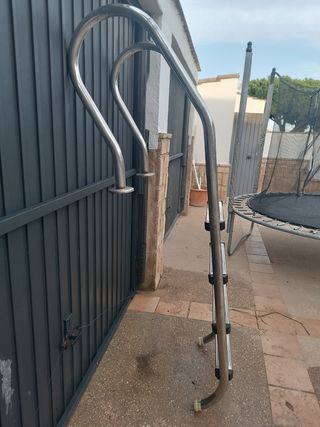 Escalera Piscina Acero Inoxidable con 4 peldaños