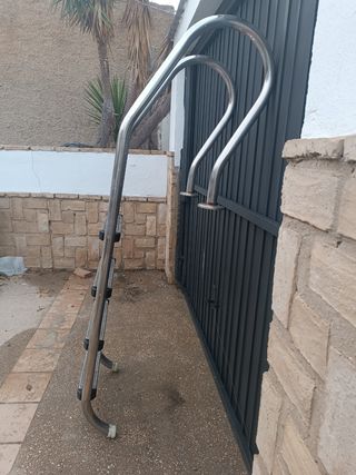 Escalera Piscina Acero Inoxidable con 4 peldaños