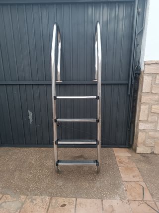 Escalera Piscina Acero Inoxidable con 4 peldaños