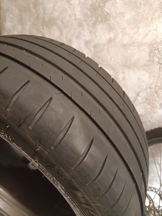 Llantas Japan Racing 18